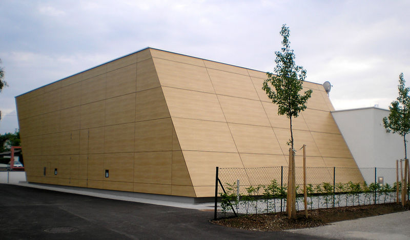 Datei:Moderne Architektur in Gampern.jpg