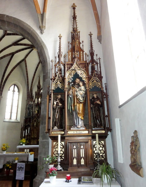 Datei:Rechter Seitenaltar in der Pfarrkirche Steinbach.jpg