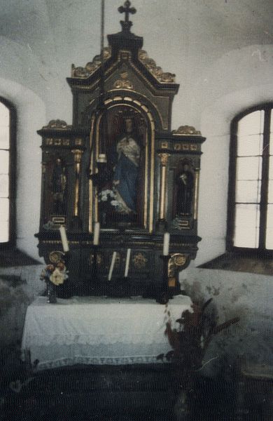 Datei:Kapelle 1985 innen mit Florian + Leonhard.jpg