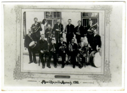 Musikkapelle-Aurach-1910.png