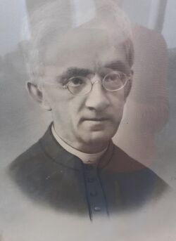 Pfarrer Höller.jpg