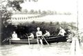 Eine Familie im Ruderboot 1936