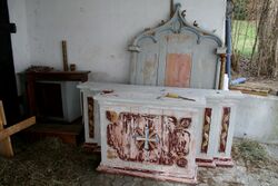 Palmsdorfer Altar vor Renovierung.jpg