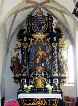 Altar der Pfarrkirche Abtsdorf mit Laurentiusbild.jpg