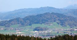St. Georgen, Ansicht vom Attergau, Aussichtsturm.jpg