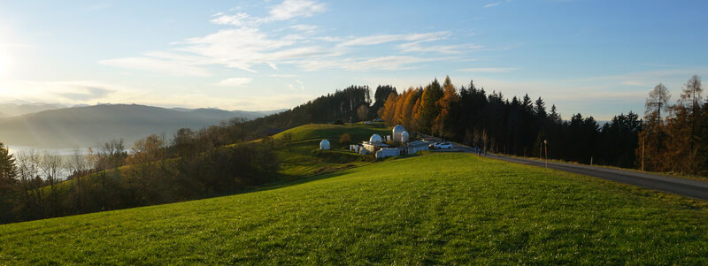 Datei:Sternwarte am Gahberg, Panorama von Osten.jpg