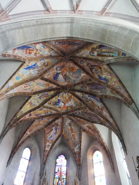 Datei:Altarnetzgewölbe in der Pfarrkirche Weyregg am Attersee.jpg