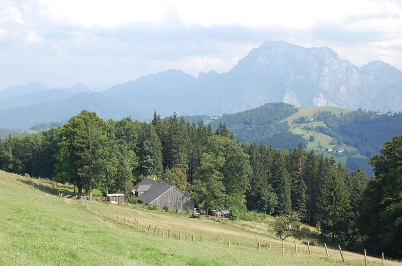Datei:Ausblick vom Hongar zum Gmundner Berg.jpg