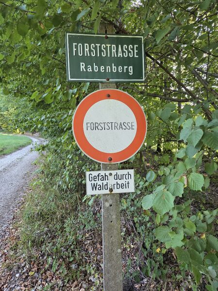 Datei:Rabenberg-Forststrasse.jpg