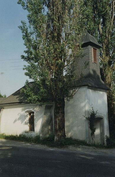 Datei:Kapelle 1991 außen von N.jpg