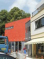 2. Juli 2012: Die Fassade bekennt Farbe.