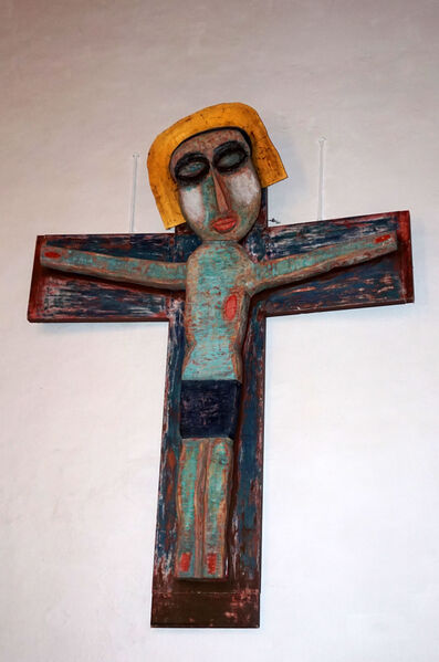 Datei:Modernes Kreuz auf der linken Kirchenseite von Lydia Roppolt.jpg