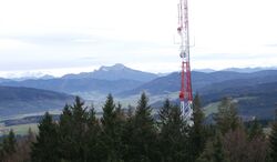 Attergauer Aussichtsturm, Südausblick in Richtung Schafberg.jpg
