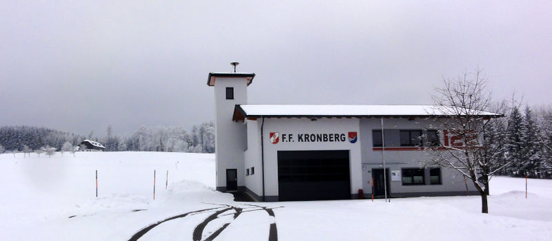 Datei:Zeughaus der Freiwilligen Feuerwehr Kronberg.jpg