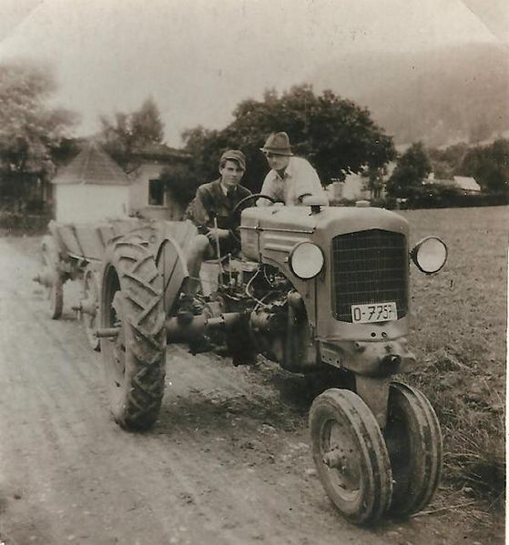 Datei:TraktorAmerika1947.JPG