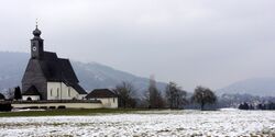 Abtsdorfkirche in Richtung Attersee.jpg