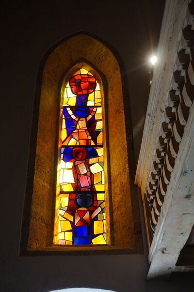 Datei:DSC04964 Kirchenfenster auf der Empore.jpg